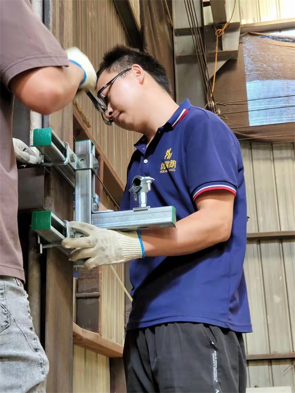 鋼結(jié)構(gòu)廠房專用成品支架